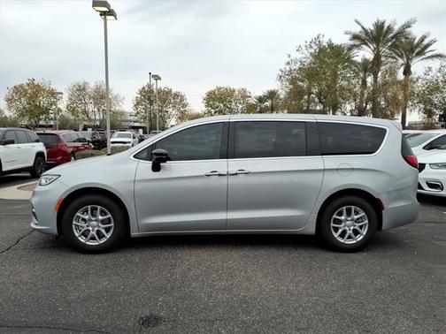 Silver Mist Clearcoat 2026 Chrysler Pacifica Select