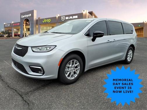 Silver Mist Clearcoat 2026 Chrysler Pacifica Select