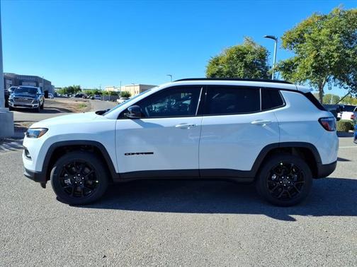 Bright White Clearcoat 2026 Jeep Compass Latitude Altitude