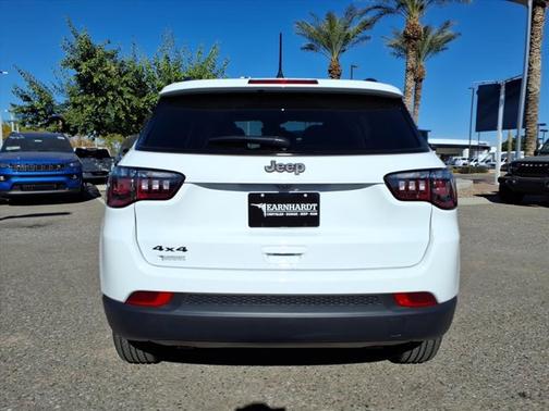 Bright White Clearcoat 2026 Jeep Compass Latitude Altitude