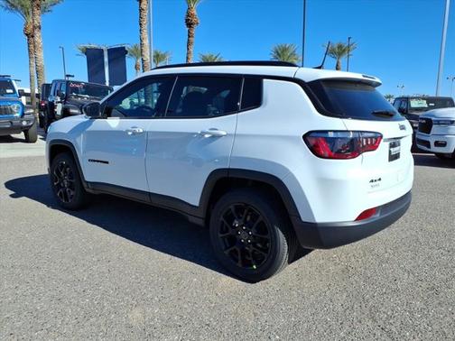 Bright White Clearcoat 2026 Jeep Compass Latitude Altitude