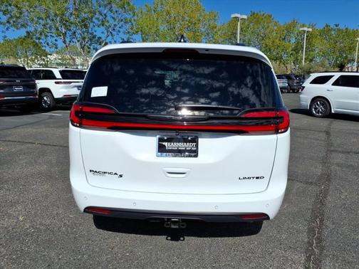 Bright White Clearcoat 2026 Chrysler Pacifica Limited