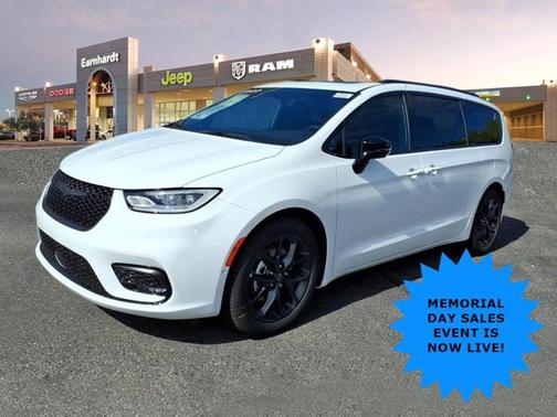 Bright White Clearcoat 2026 Chrysler Pacifica Limited