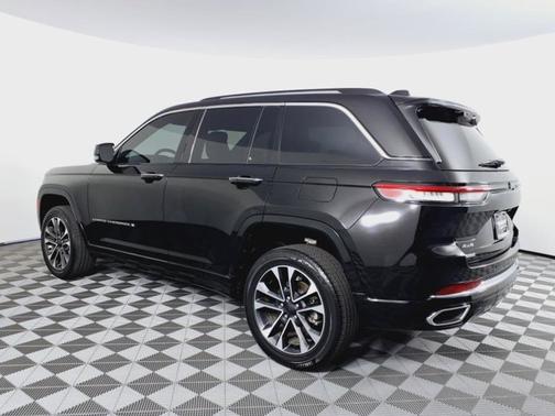 2022 Jeep Grand Cherokee Overland