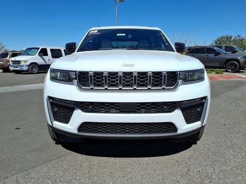Bright White Clearcoat 2026 Jeep Grand Cherokee L Limited