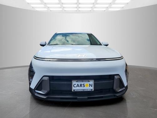 White 2024 Hyundai KONA SE