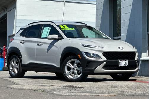 2022 Hyundai KONA SEL