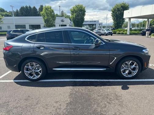 2022 BMW X4 xDrive30i