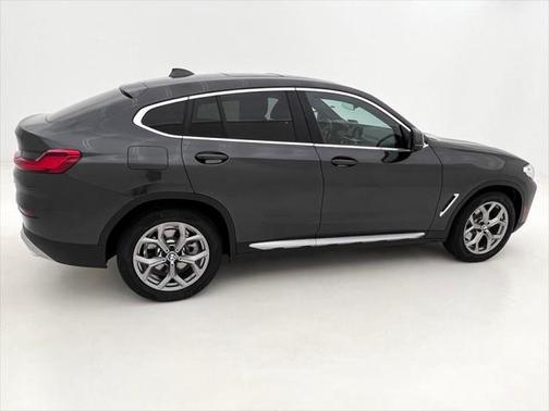2022 BMW X4 xDrive30i