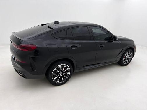 2023 BMW X6 xDrive40i
