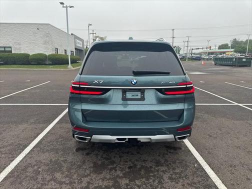 2025 BMW X7 xDrive40i
