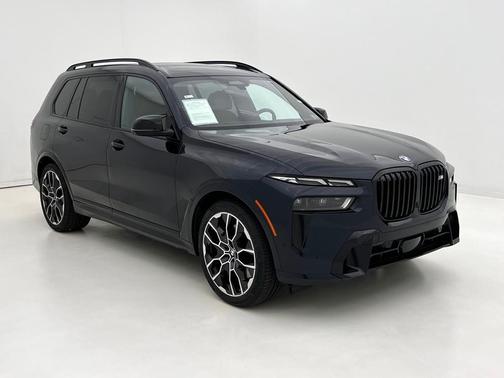 2023 BMW X7 M60i