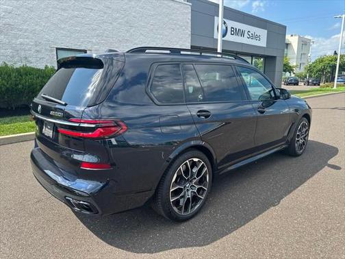 2023 BMW X7 M60i