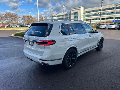 2025 BMW X7 xDrive40i