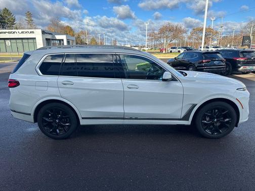 2025 BMW X7 xDrive40i
