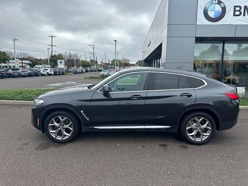 2023 BMW X4 xDrive30i