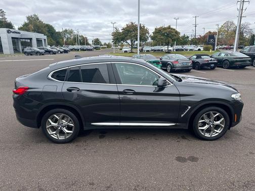 2023 BMW X4 xDrive30i