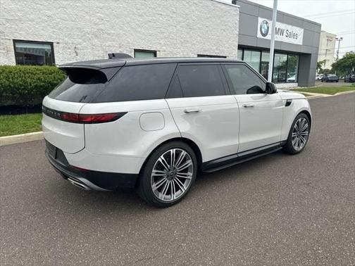 2025 Land Rover Range Rover Sport SE