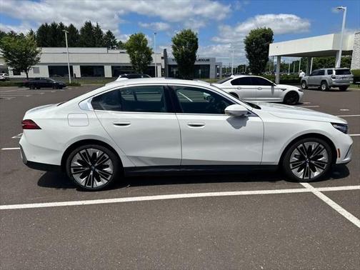 2025 BMW i5 xDrive40