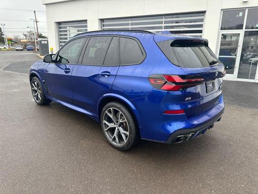 2024 BMW X5 M60i