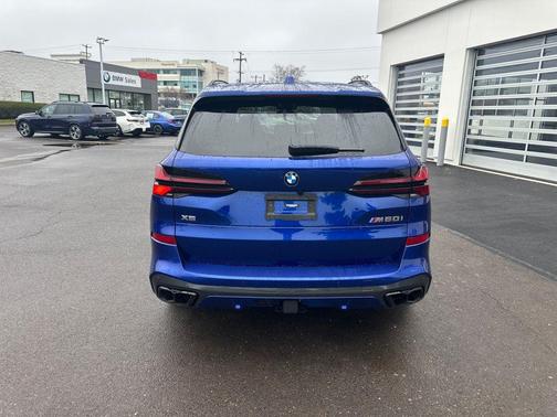 2024 BMW X5 M60i