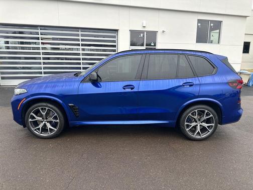 2024 BMW X5 M60i