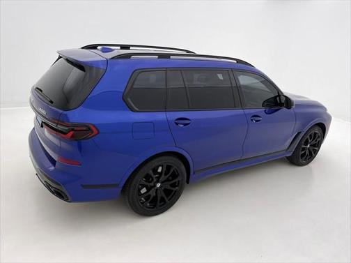 2024 BMW X7 M60i