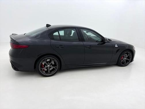 2021 Alfa Romeo Giulia Quadrifoglio