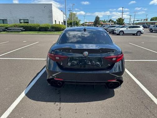 2021 Alfa Romeo Giulia Quadrifoglio