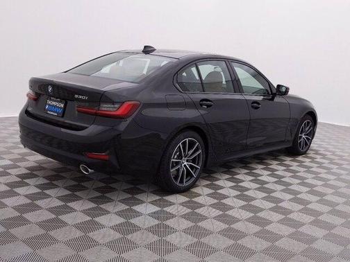 Photo 5 of 18 of 2022 BMW 330 i xDrive
