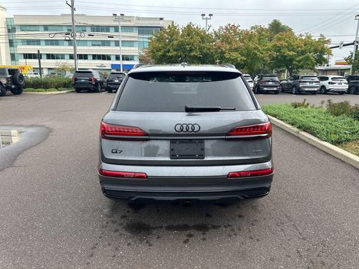 2023 Audi Q7 55 Premium Plus