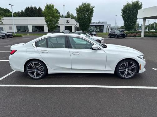2024 BMW 330 i xDrive