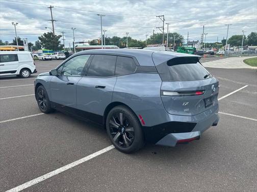2025 BMW iX xDrive50