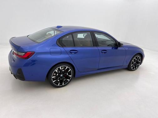 2026 BMW 330 i xDrive
