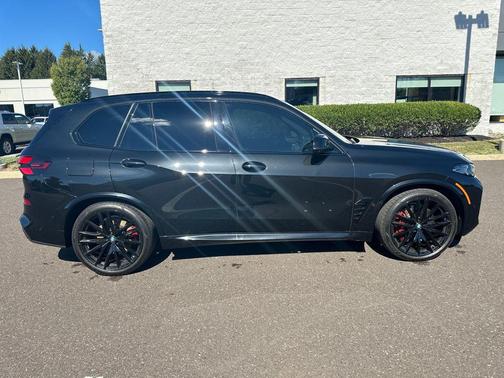 2025 BMW X5 M60i