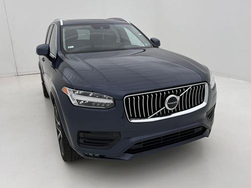 2020 Volvo XC90 T6 Momentum