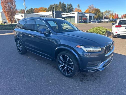2020 Volvo XC90 T6 Momentum