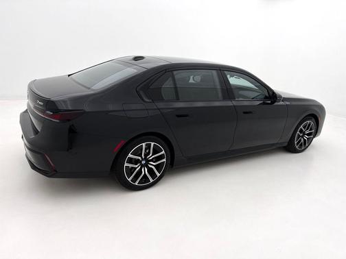 2026 BMW 740 i xDrive