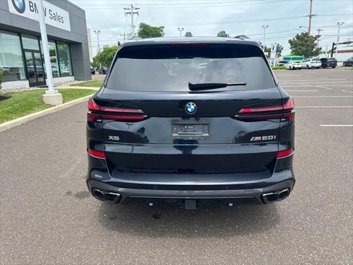 2025 BMW X5 M60i