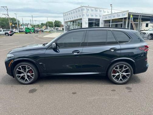 2025 BMW X5 M60i