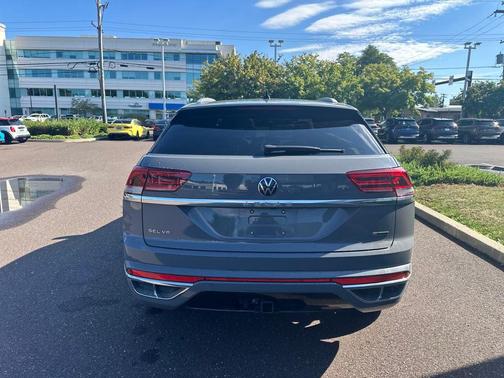 2022 Volkswagen Atlas Cross Sport 3.6L V6 SEL Premium R-Line