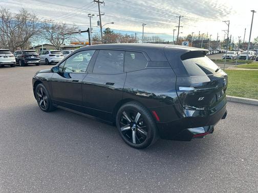 2024 BMW iX xDrive50