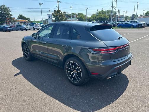 2024 Porsche Macan Base