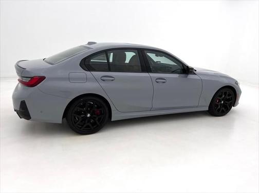 2025 BMW 330 i xDrive