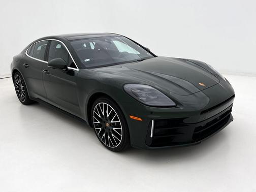 2025 Porsche Panamera 4