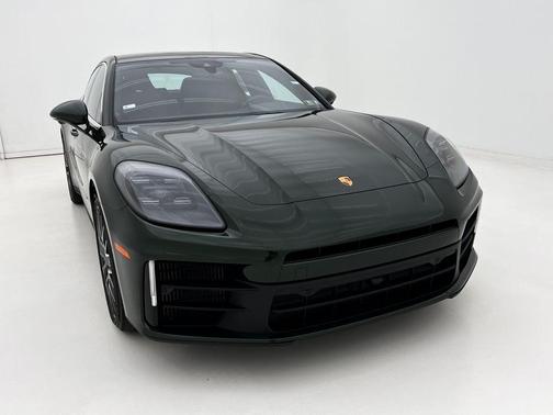 2025 Porsche Panamera 4