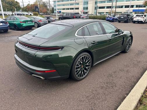 2025 Porsche Panamera 4