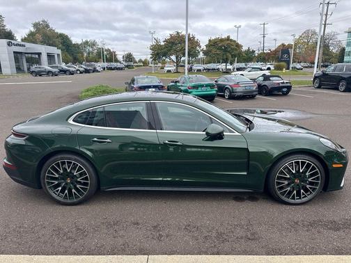 2025 Porsche Panamera 4
