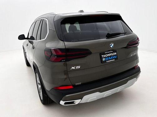 Green Metallic 2026 BMW X5 xDrive40i