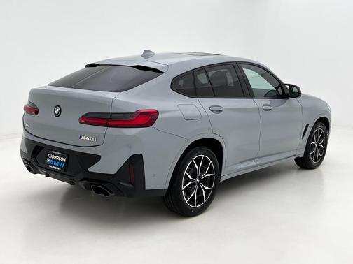 2025 BMW X4 M40i